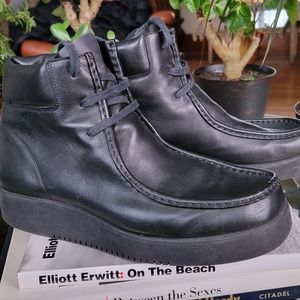 CALVIN KLEIN COLLECTION Platform Wedge Desert Boots sz 9.5 Italy Excellent